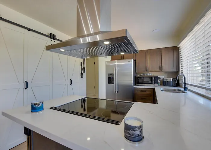 Pool, Hot Tub, Outdoor Kitchen, Near I10 Holiday home Tucson