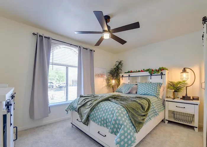 Pool, Hot Tub, Outdoor Kitchen, Near I10