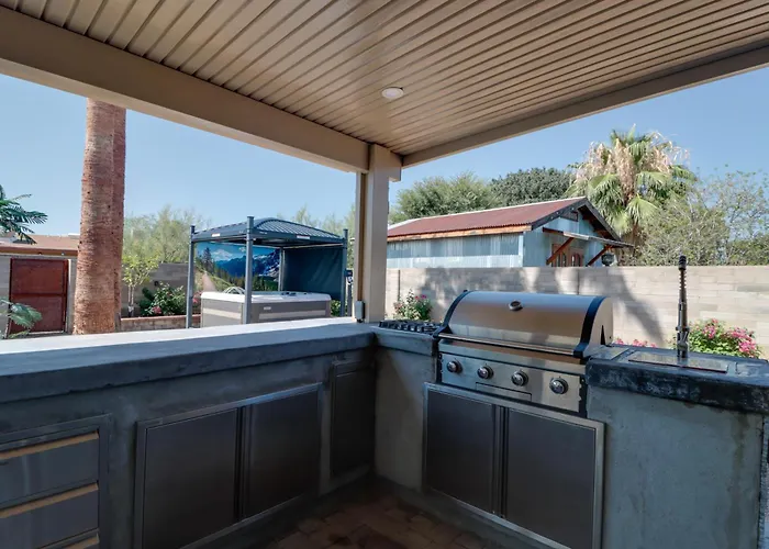 Holiday home Pool, Hot Tub, Outdoor Kitchen, Near I10 Tucson