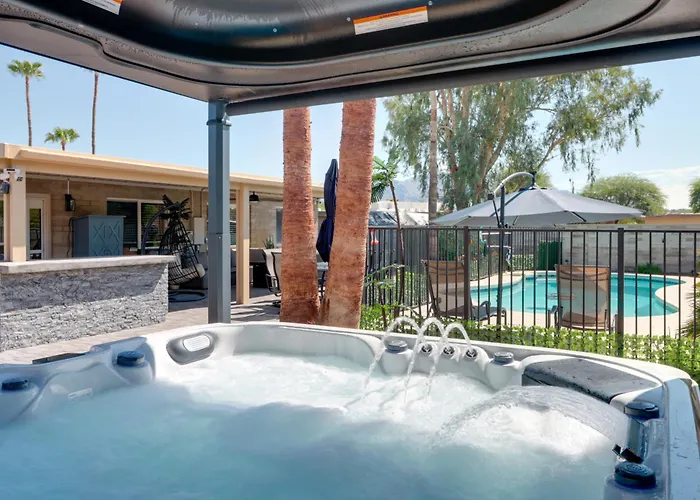 Pool, Hot Tub, Outdoor Kitchen, Near I10 Tucson