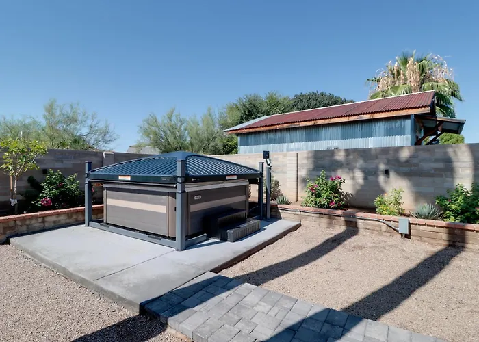 Holiday home Pool, Hot Tub, Outdoor Kitchen, Near I10 Tucson