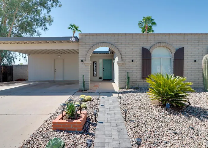 Pool, Hot Tub, Outdoor Kitchen, Near I10 Holiday home