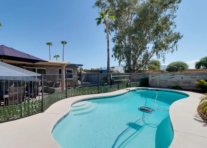 Pool, Hot Tub, Outdoor Kitchen, Near I10